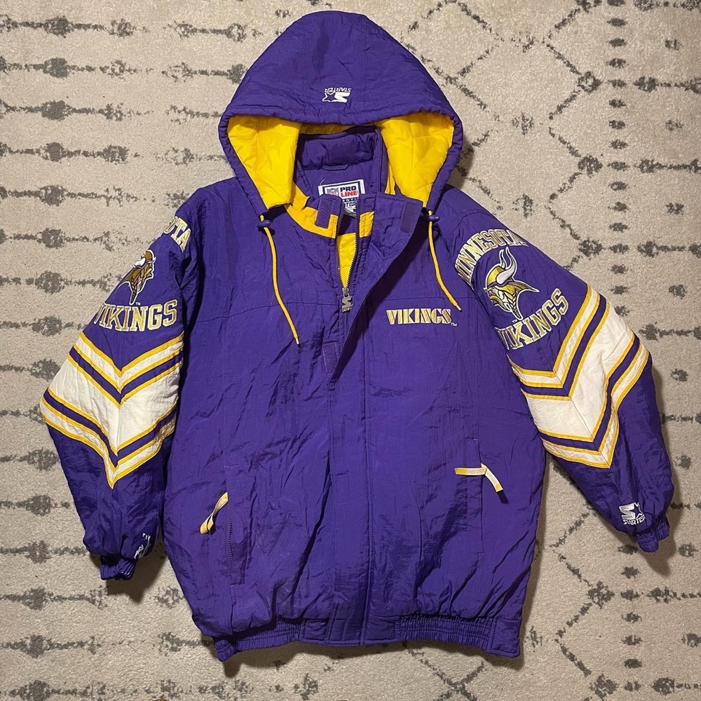 The iconic 90’s Minnesota Vikings Starter ProLine Puffer